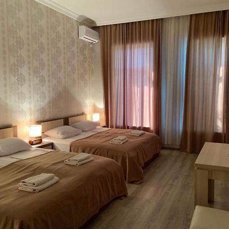 Hotel Red Bridge Kutaisi Eksteriør billede