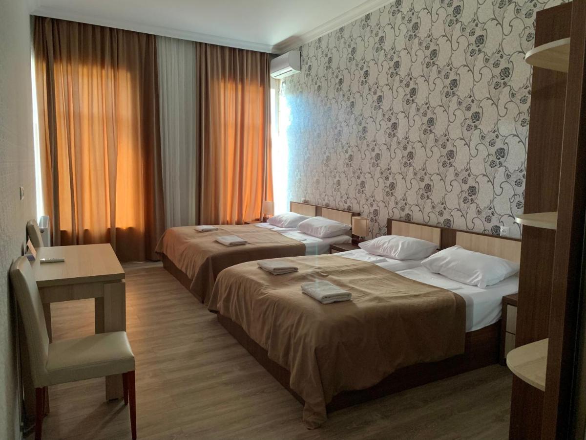 Hotel Red Bridge Kutaisi Eksteriør billede