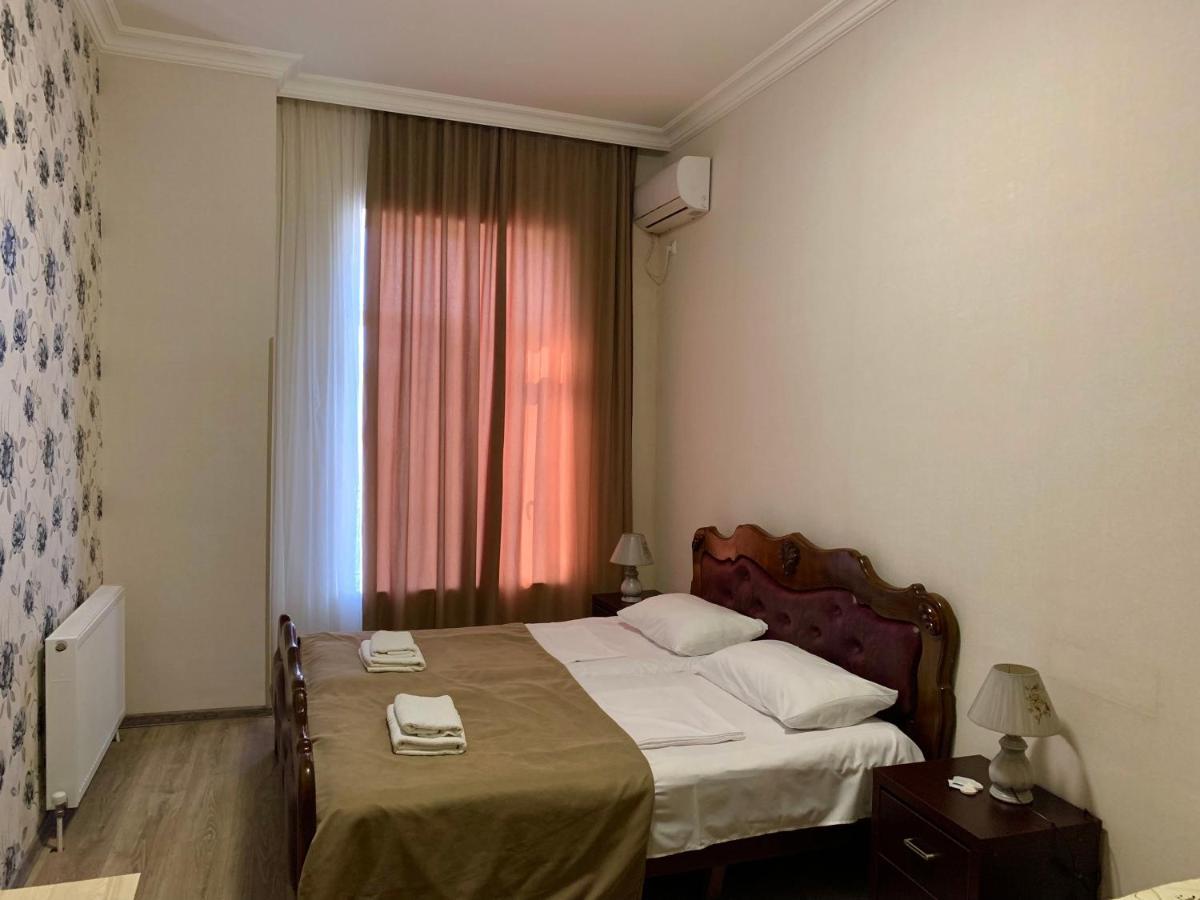 Hotel Red Bridge Kutaisi Eksteriør billede