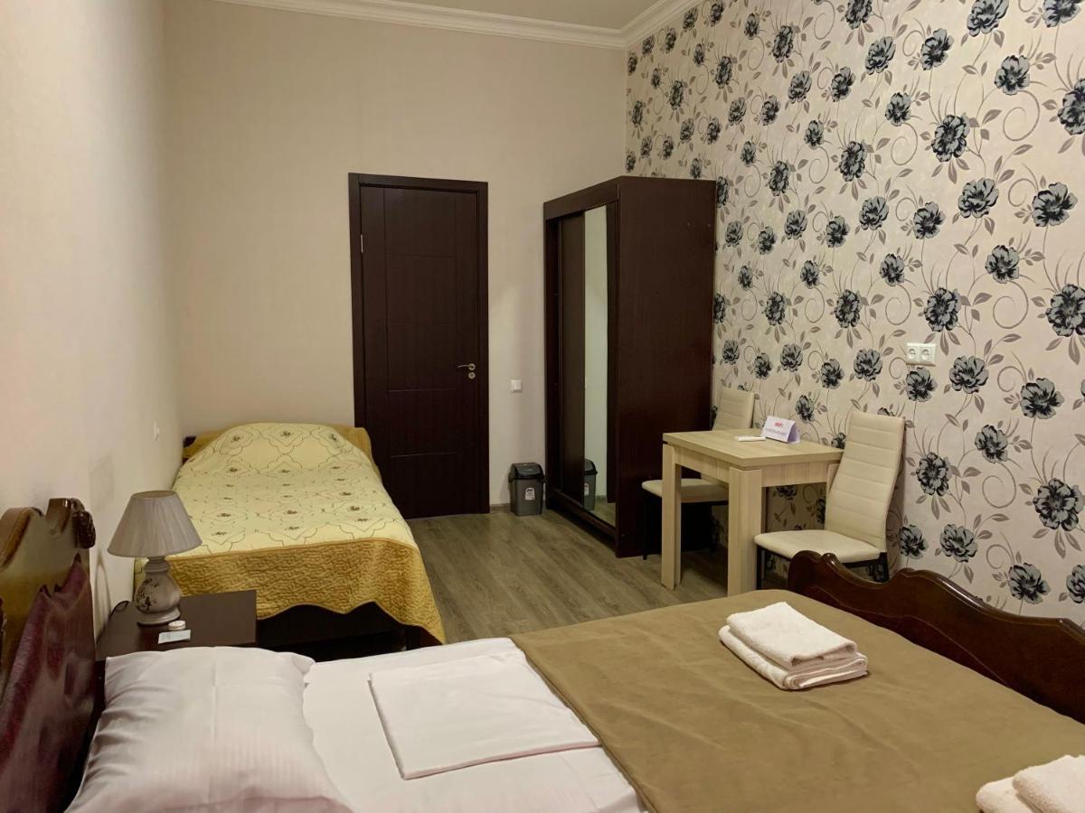 Hotel Red Bridge Kutaisi Eksteriør billede
