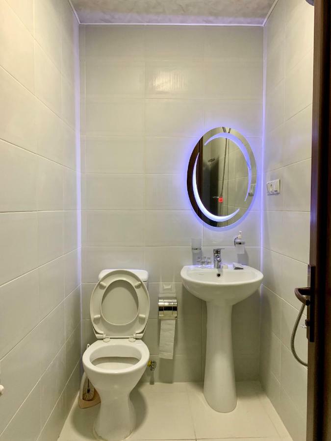 Hotel Red Bridge Kutaisi Eksteriør billede